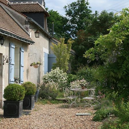 Chambres D'Hotes Le Clos Du Puits Mosnes Exterior photo