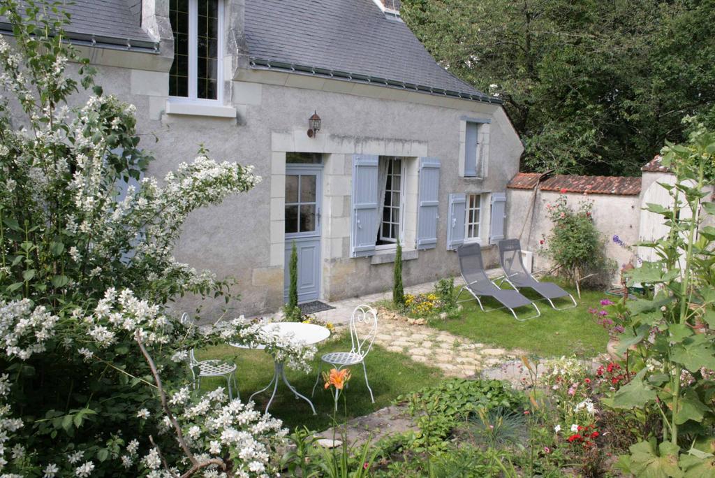 Chambres D'Hotes Le Clos Du Puits Mosnes Room photo