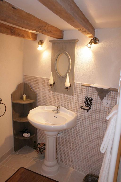 Chambres D'Hotes Le Clos Du Puits Mosnes Room photo